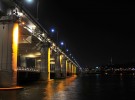 Banpo Bridge and the Moonlight Rainbow Fountain © Robert Koehler