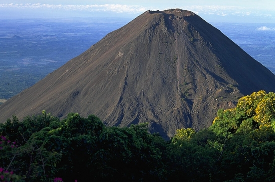 вулкан Исалько (Izalco)